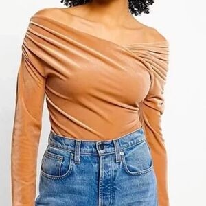 EXPRESS   Butterscotch Body Contour Velvet Off The Shoulder Wrap Bodysuit Sz M